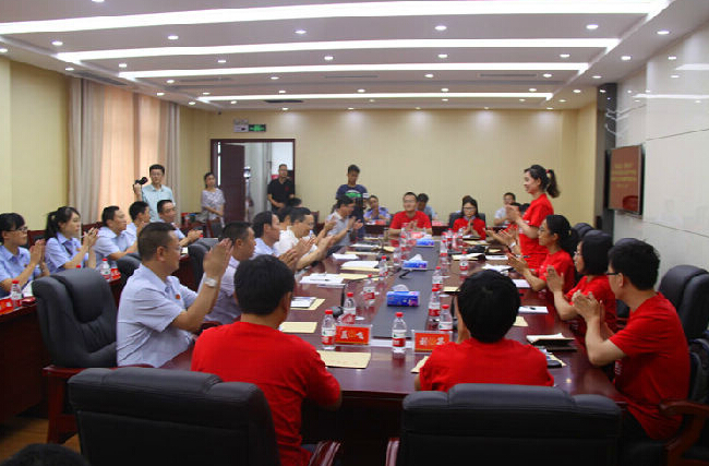 記12名中央國家機關(guān)青年干部赴劍閣縣人民法院交流觀摩調(diào)研實踐活動剪影