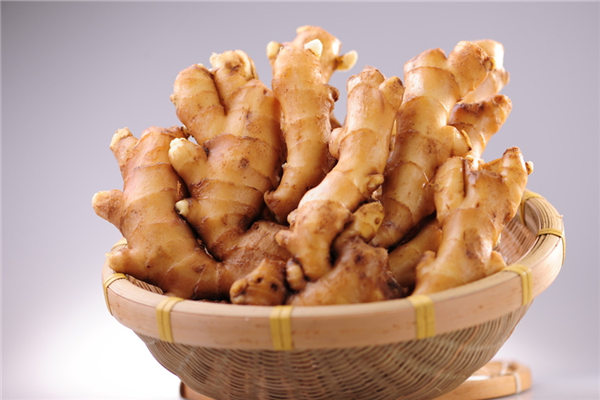 生姜泡腳可治高血壓 但要注意四要點(diǎn) 生姜泡腳可治高血壓 但要注意四要點(diǎn)