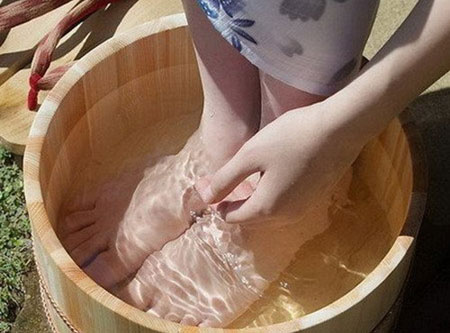 多泡腳預(yù)防多種老人病