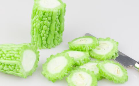 打工學生被罰吃生苦瓜生雞蛋 這些食物千萬不能生吃 打工學生被罰吃生苦瓜生雞蛋 哪些食物不能生吃 不能生吃的食物有哪些