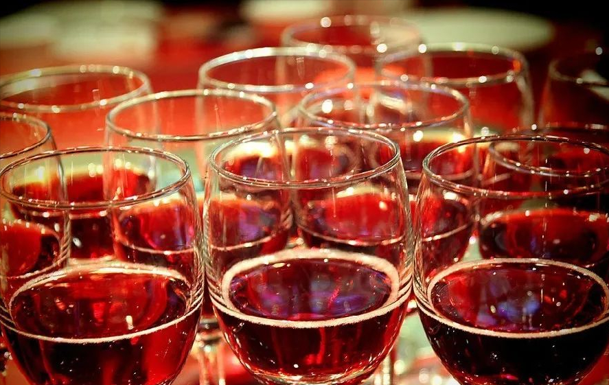 紅酒知識丨喝紅酒時如何倒酒才正確?