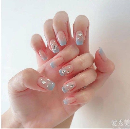 超仙的夏日冰透美甲,520還沒(méi)做美甲的姐妹趕快分配~