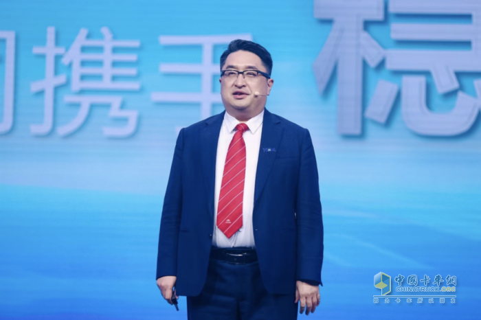 高舉“可靠”大旗,科技創(chuàng)新引領(lǐng),宇通重卡全系新品重磅上市!