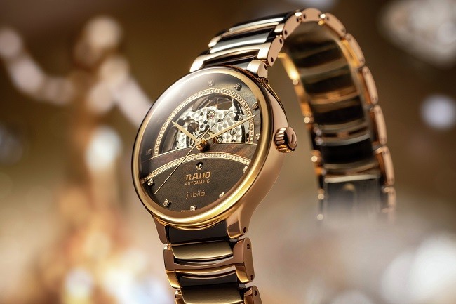 1733807431839647.jpg 05 Centrix 晶萃系列開(kāi)芯鑲鉆腕表.jpg