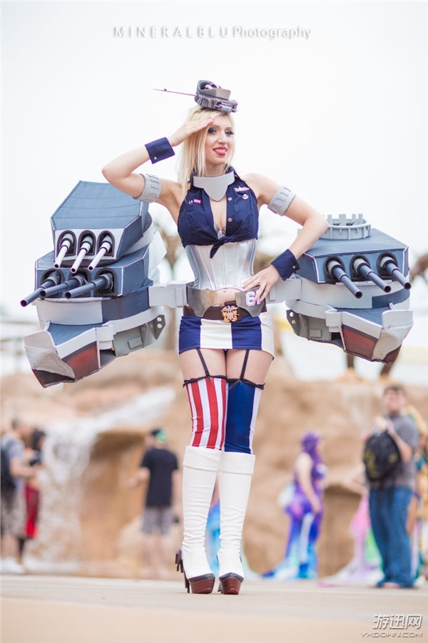 外媒評(píng)選本年度最精彩Cosplay作品 女版劍圣真的胸悍!