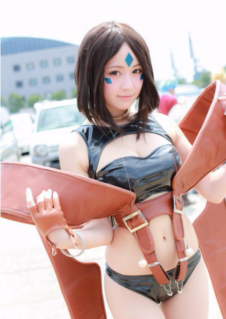 日本第一Coser:我的巨乳是純天然的,高中已經(jīng)G罩杯! 日本第一巨乳Coser嫁人了 21歲美少女竟嫁給52歲漫畫家