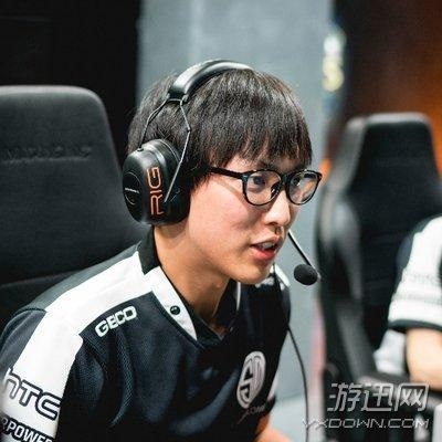 外媒盤點歐美電競選手女友TOP 10 外媒盤點歐美電競選手女友TOP10 第一名身材不輸卡戴珊