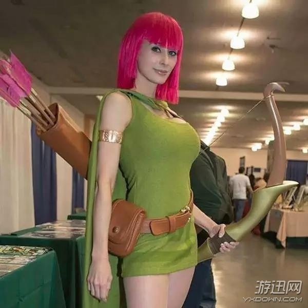 胸猛Coser挑戰(zhàn)性感蜘蛛娘 凸顯的南半球讓人移不開眼睛