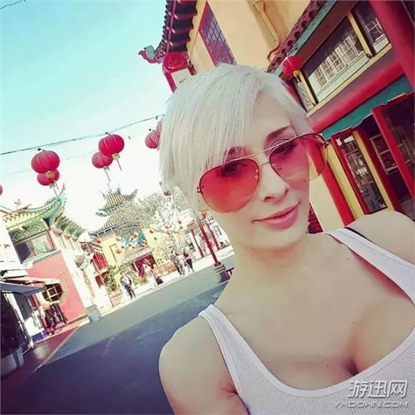 胸猛Coser挑戰(zhàn)性感蜘蛛娘 凸顯的南半球讓人移不開(kāi)眼睛