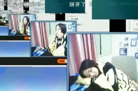 英雄聯(lián)盟第一女神miss直播睡覺 圍觀群眾一路飆至30萬