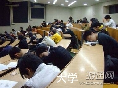 幼兒園到大學(xué)畢業(yè)代表坐姿走紅 你中了幾個(gè)?
