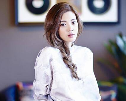 騾子和金子阿果扮演者王妍之 王妍之個人資料裸泳春光圖片曝光